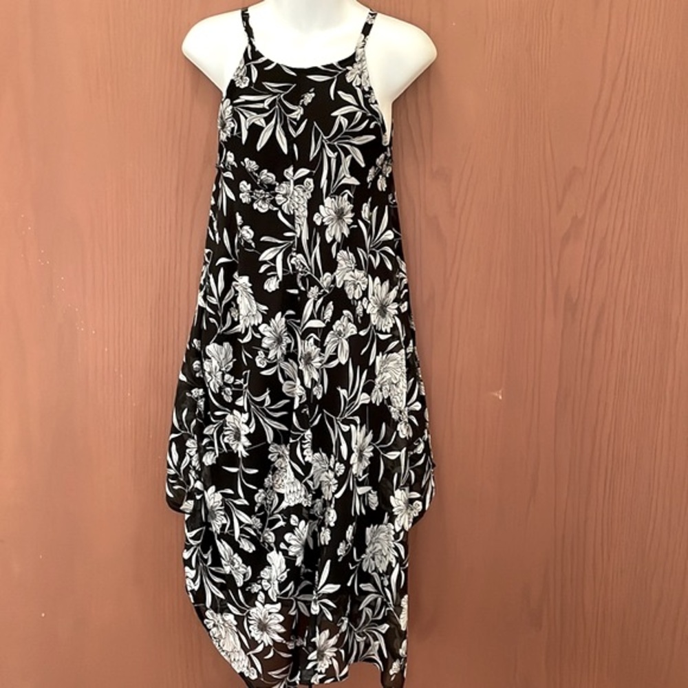 Lily Morgan Size Small black and silver floral sleeveless dress. Lightweight.